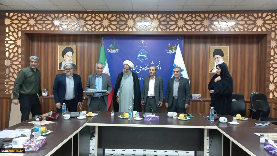 برگزاری مراسم گرامیداشت هفته آموزش و نکوداشت مقام استاد در دانشگاه ملی مهارت واحد استانی قم 10