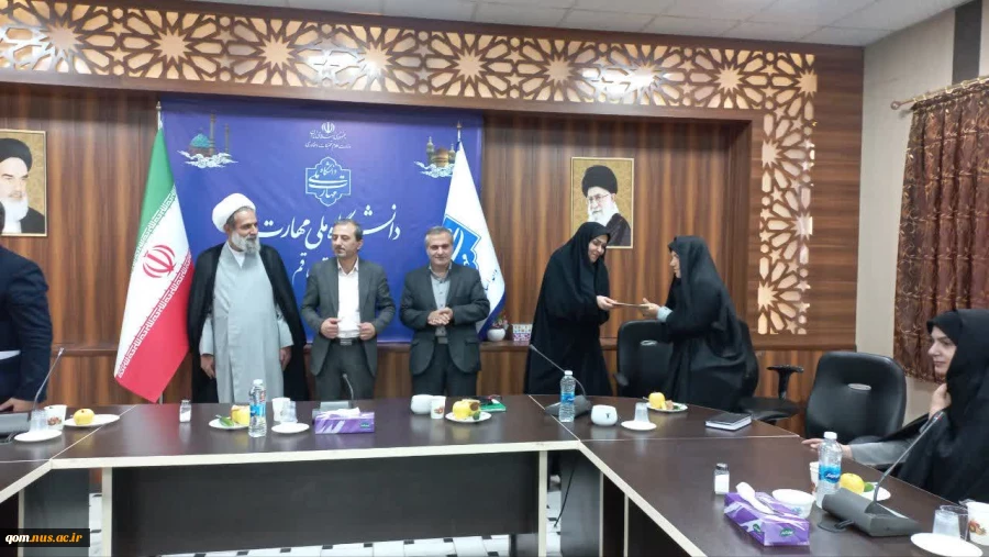 برگزاری مراسم گرامیداشت هفته آموزش و نکوداشت مقام استاد در دانشگاه ملی مهارت واحد استانی قم 20