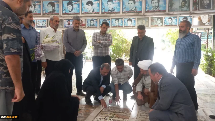 حضور مسئولان دانشگاه ملی مهارت واحد استانی قم بر مزار شهدا؛ هم‌زمان با آغاز هفته دفاع مقدس و شروع سال تحصیلی جدید 6