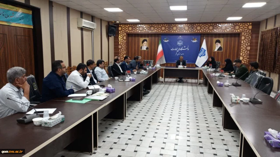 برگزاری جلسه هم‌اندیشی با اساتید گروه حسابداری با حضور رئیس دانشگاه 2