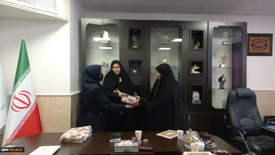 برگزاری جلسه گرامیداشت هفته بسیج در دانشگاه ملی مهارت- آموزشکده دختران قم 4