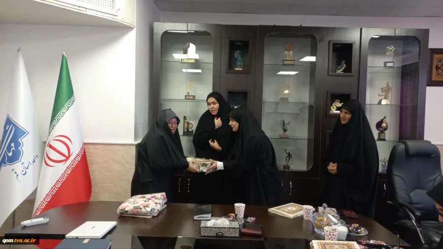 برگزاری جلسه گرامیداشت هفته بسیج در دانشگاه ملی مهارت- آموزشکده دختران قم 9