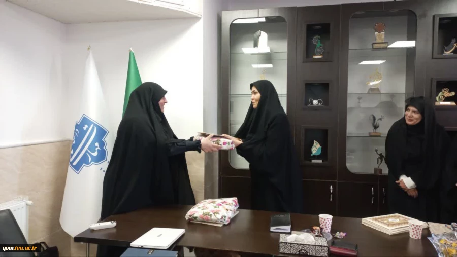 برگزاری جلسه گرامیداشت هفته بسیج در دانشگاه ملی مهارت- آموزشکده دختران قم 12