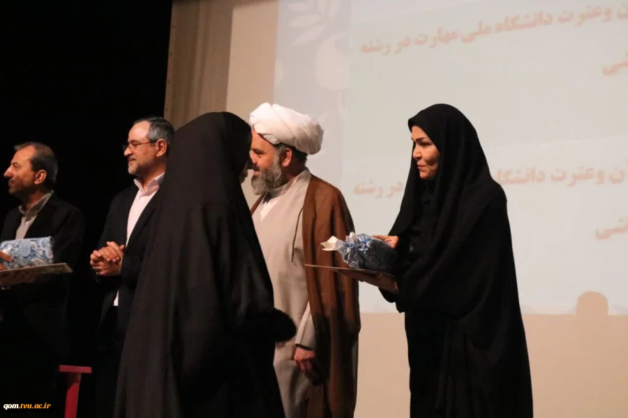 گرامیداشت روز دانشجو در دانشگاه ملی مهارت واحد استانی قم با حضور مسئولان استانی و دانشگاهی برگزار شد 3