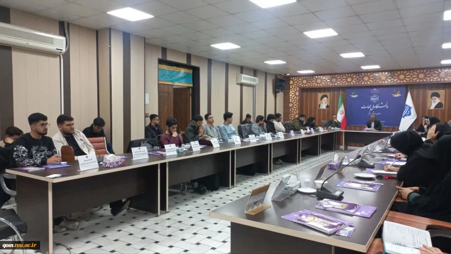 برگزاری نشست پرسش و پاسخ دانشجویان به مناسبت روز دانشجو در دانشگاه ملی مهارت واحد استانی قم 4