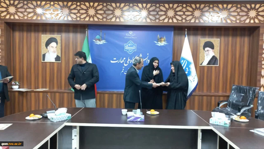 مراسم گرامیداشت هفته پژوهش در دانشگاه ملی مهارت واحد استانی قم برگزار شد 7