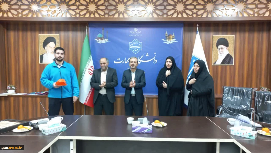 مراسم گرامیداشت هفته پژوهش در دانشگاه ملی مهارت واحد استانی قم برگزار شد 12