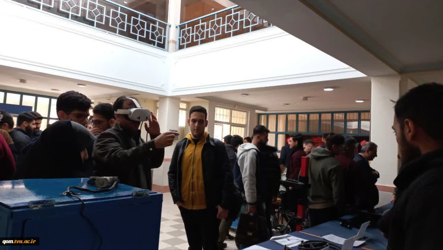 نمایش توانمندی‌های دانشجویان دانشگاه ملی مهارت واحد استانی قم در رویداد «نوآوران صنعت» 10