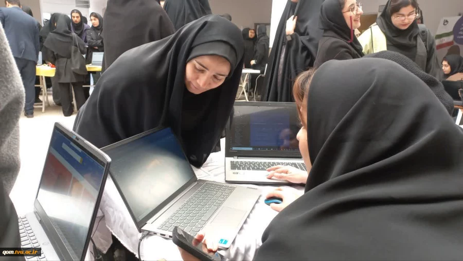 با رویکرد تعامل صنعت و دانشگاه برگزار شد؛
نمایشگاه پروژه‌های برتر دانشجویی رشته مهندسی کامپیوتر دانشگاه ملی مهارت واحد استانی قم- مرکز دختران 
 7