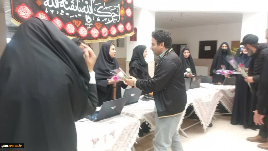 طراحی پوستر با روحیه جهادی؛ 

قدردانی مسئولان استان از دانشجویان دانشگاه ملی مهارت واحد استانی قم- مرکز دختران به مناسبت میلاد حضرت معصومه (س) 12