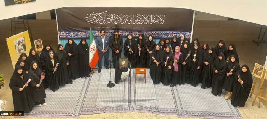 طراحی پوستر با روحیه جهادی؛ 

قدردانی مسئولان استان از دانشجویان دانشگاه ملی مهارت واحد استانی قم- مرکز دختران به مناسبت میلاد حضرت معصومه (س) 17