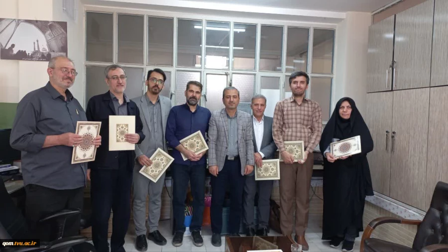 تجلیل از کارکنان حوزه آموزش دانشگاه ملی مهارت واحد استانی قم به مناسبت هفته آموزش 6