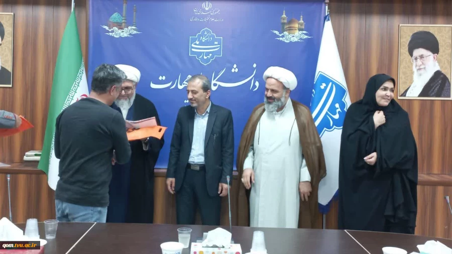 قدردانی از تلاش‌های جهادی همکاران دانشگاه ملی مهارت واحد استانی قم در ساخت یادمان شهید گمنام 17