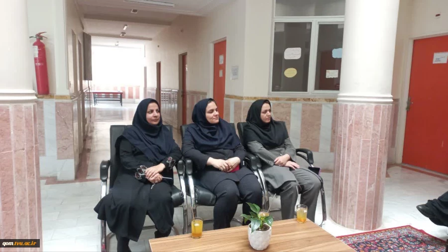 تجلیل از زحمات همکاران حوزه دانشجویی دانشگاه 5