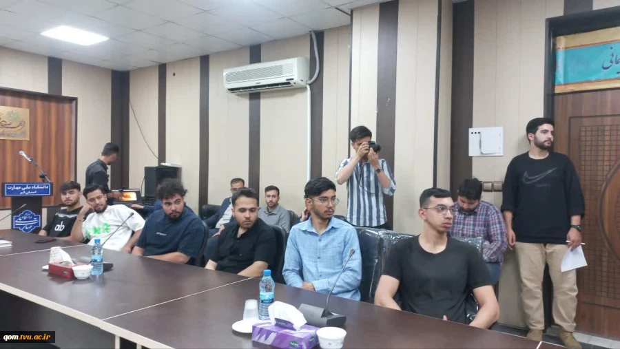 آیین «جان ایران»؛ 

تجلیل از دانشجویان شاهد (جنگ‌های دوازده روزه و رمضان) دانشگاه ملی مهارت واحد استانی قم 5