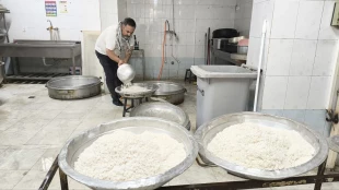 میزبانی دانشگاه ملی مهارت واحد استانی قم از زائران مراسم بدرقه آقای شهید ایران 
 3