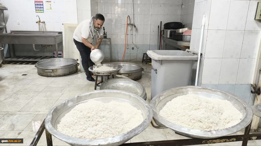 میزبانی دانشگاه ملی مهارت واحد استانی قم از زائران مراسم بدرقه آقای شهید ایران 
 3