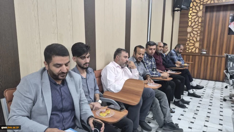 برگزاری جلسه شورای اداری دانشگاه ملی مهارت واحد استانی قم به مناسبت روز کارمند  4