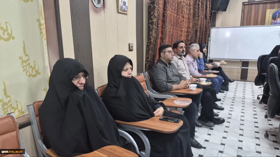 برگزاری جلسه شورای اداری دانشگاه ملی مهارت واحد استانی قم به مناسبت روز کارمند  5