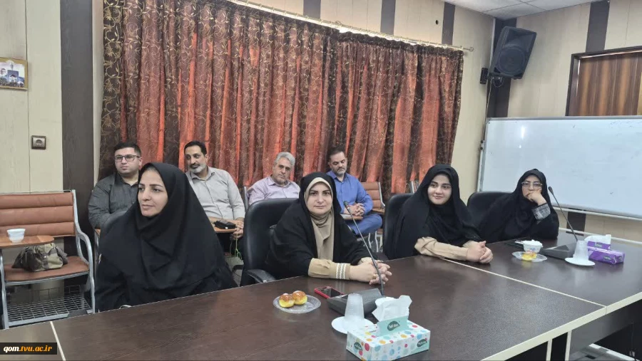 برگزاری جلسه شورای اداری دانشگاه ملی مهارت واحد استانی قم به مناسبت روز کارمند  6