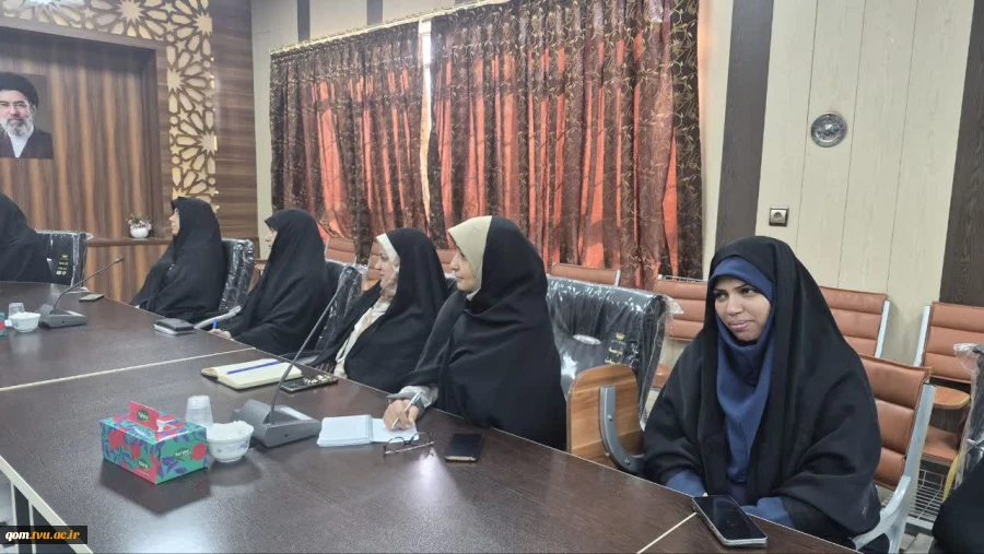 برگزاری جلسه شورای اداری دانشگاه ملی مهارت واحد استانی قم به مناسبت روز کارمند  8