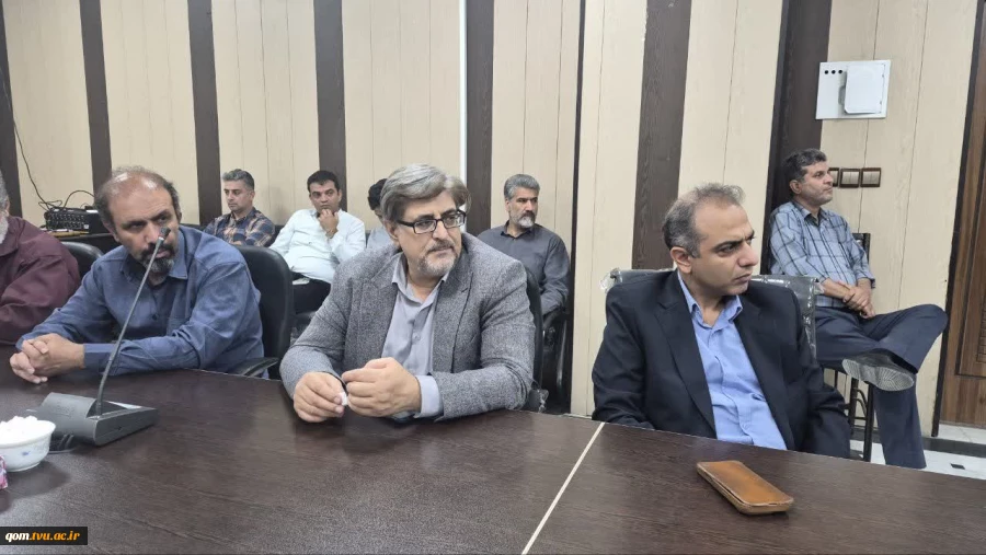 برگزاری جلسه شورای اداری دانشگاه ملی مهارت واحد استانی قم به مناسبت روز کارمند  10