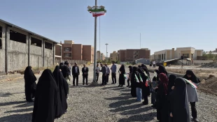 برگزاری آیین اهتزاز پرچم مقدس جمهوری اسلامی ایران در دانشگاه ملی مهارت واحد استانی قم  2