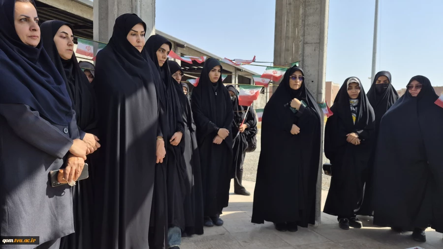 برگزاری آیین اهتزاز پرچم مقدس جمهوری اسلامی ایران در دانشگاه ملی مهارت واحد استانی قم 11
